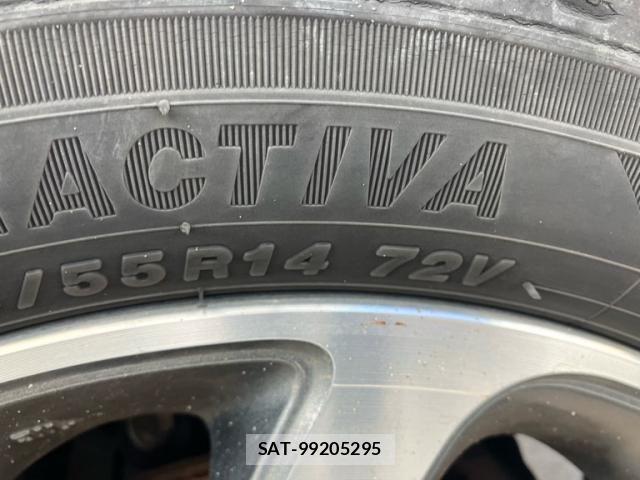 Nissan ROOX 2012-07 8686476-7