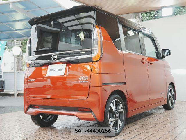 Nissan ROOX 2022-10 8745616-1