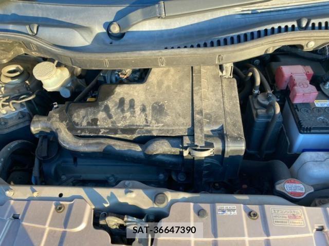 Nissan ROOX 2012-05 8745639-5