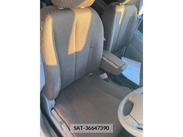 Nissan ROOX 2012-05 8745639-7