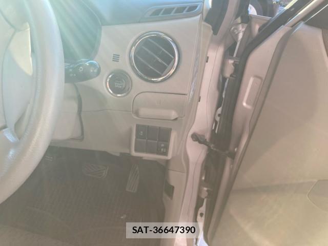 Nissan ROOX 2012-05 8745639-8