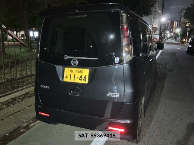 Nissan ROOX 2010-09 8745638-3