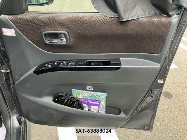 Nissan ROOX 2009-12 8781894-15