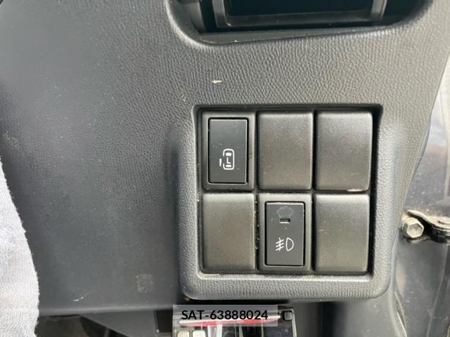 Nissan ROOX 2009-12 8781894-18