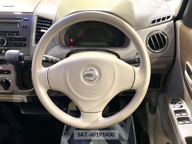 Nissan ROOX 2012-07 8781890-9