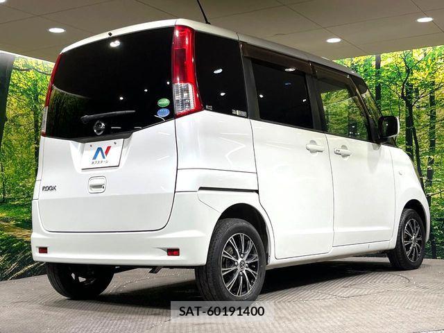 Nissan ROOX 2012-07 8781890-15