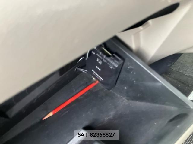 Nissan ROOX 2011-08 8781892-13