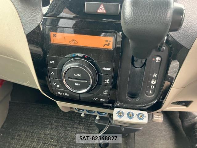 Nissan ROOX 2011-08 8781892-15