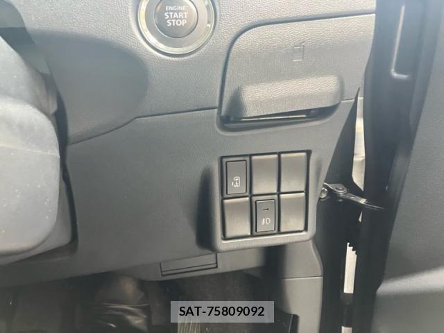 Nissan ROOX 2010-04 8781891-12