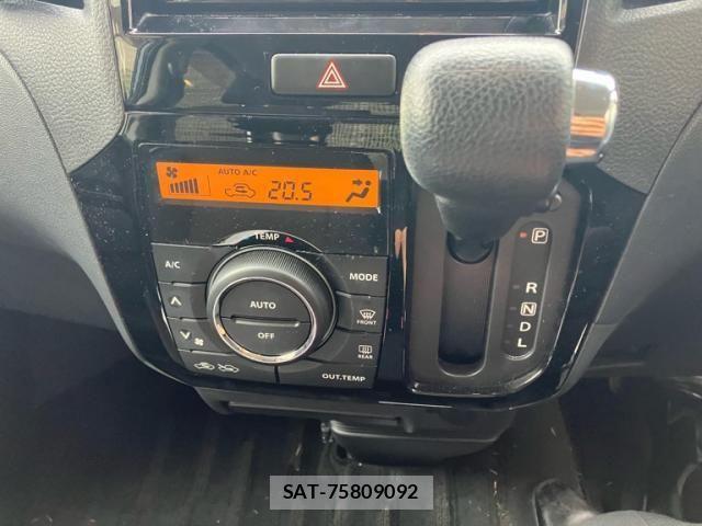 Nissan ROOX 2010-04 8781891-16