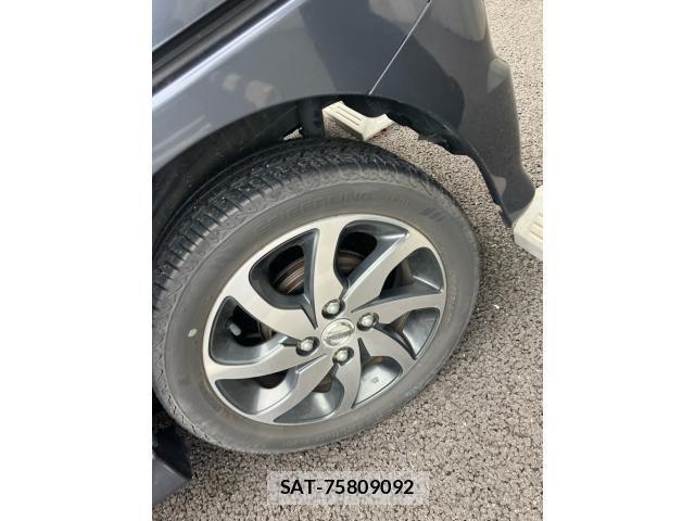 Nissan ROOX 2010-04 8781891-6