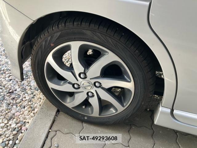 Nissan ROOX 2012-09 8781893-5
