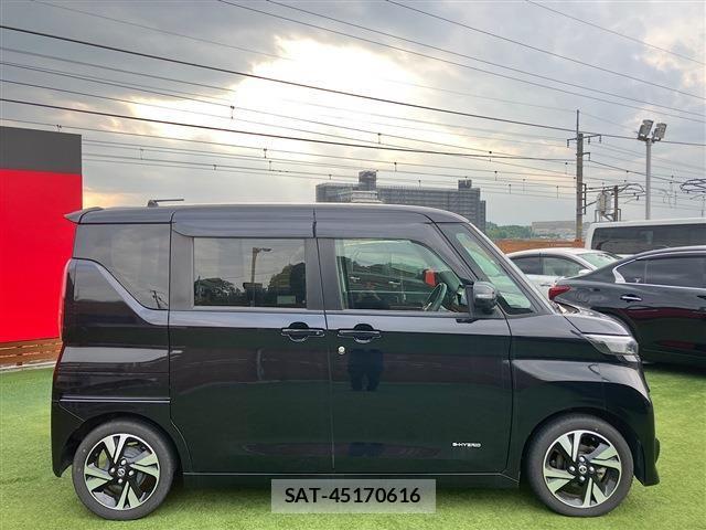 Nissan ROOX 2021-05 8797367-5