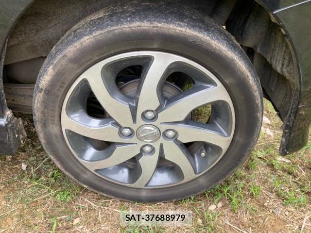 Nissan ROOX 2011-08 8797376-7