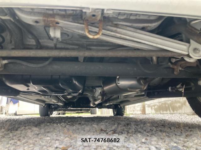 Nissan ROOX 2012-04 8831400-11