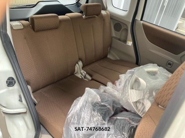 Nissan ROOX 2012-04 8831400-14