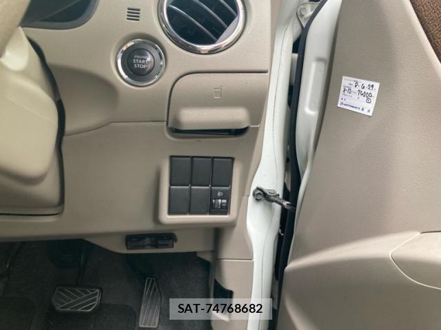 Nissan ROOX 2012-04 8831400-16