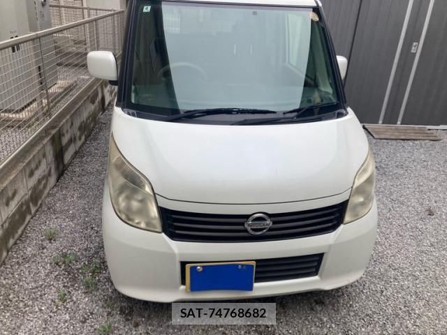 Nissan ROOX 2012-04 8831400-1