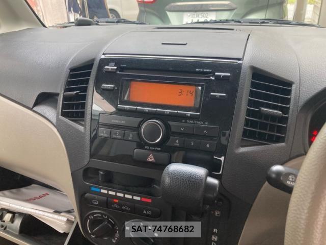 Nissan ROOX 2012-04 8831400-19