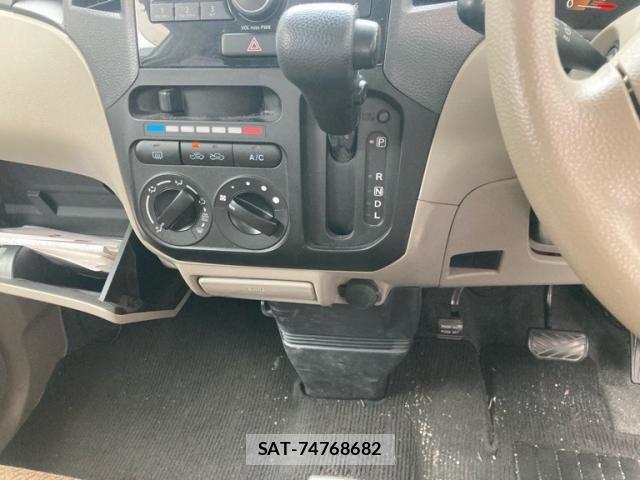 Nissan ROOX 2012-04 8831400-20