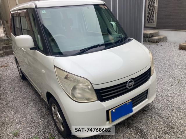 Nissan ROOX 2012-04 8831400-2