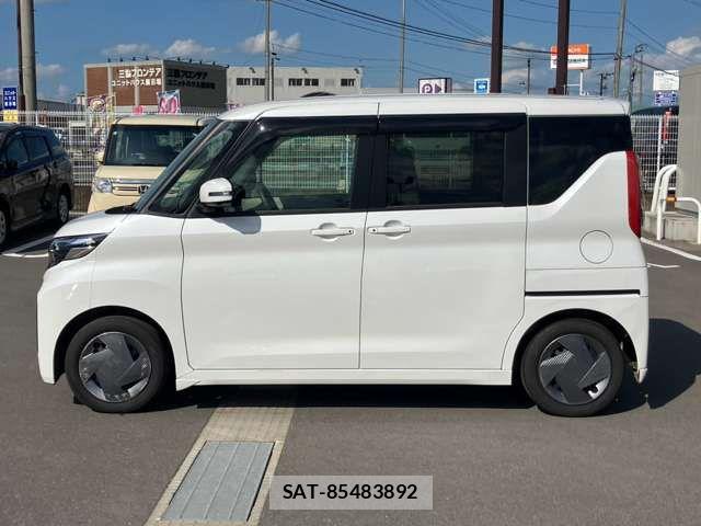 Nissan ROOX 2023-09 8831385-14