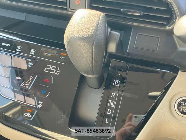 Nissan ROOX 2023-09 8831385-6