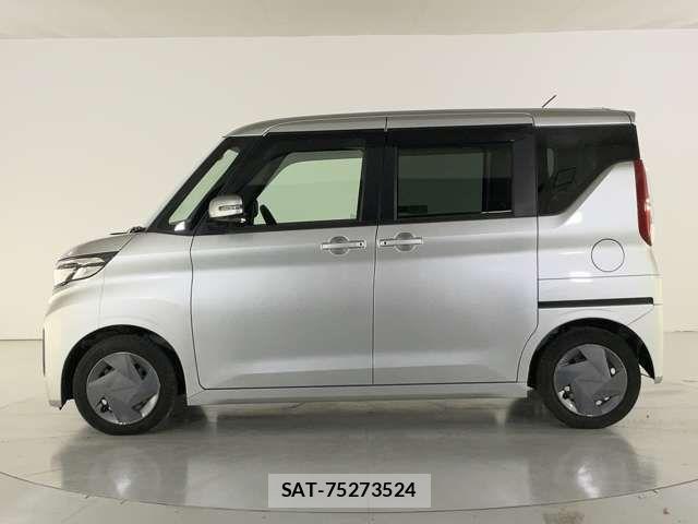 Nissan ROOX 2023-09 8831388-3