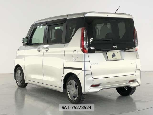 Nissan ROOX 2023-09 8831388-4
