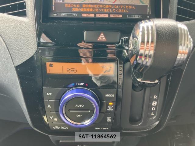 Nissan ROOX 2011-10 8831398-18