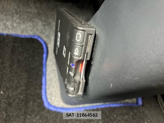 Nissan ROOX 2011-10 8831398-19