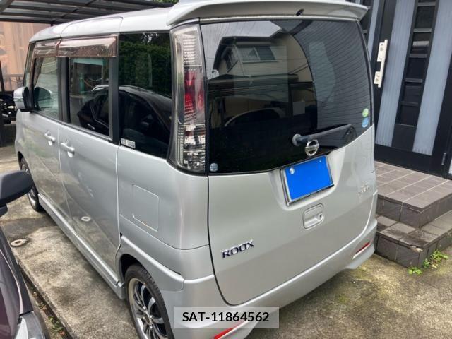Nissan ROOX 2011-10 8831398-2