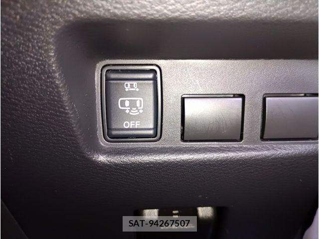Nissan ROOX 2020-06 8831393-3