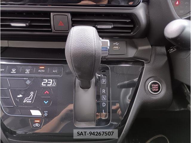 Nissan ROOX 2020-06 8831393-5