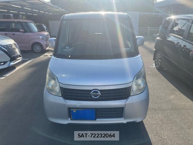 Nissan ROOX 2011-02 8831399-0