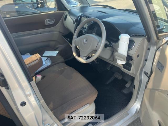 Nissan ROOX 2011-02 8831399-12