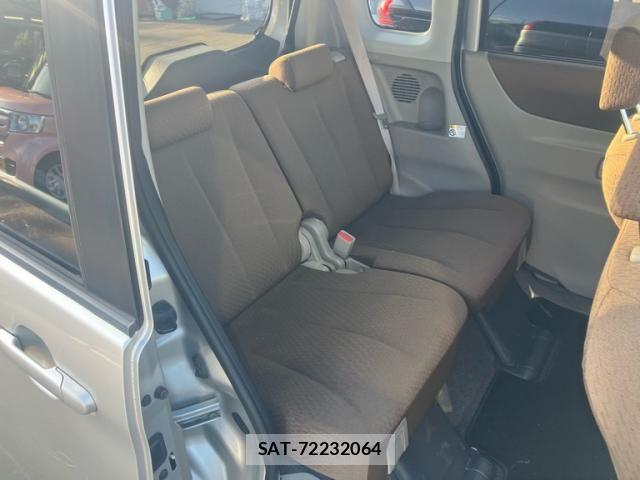 Nissan ROOX 2011-02 8831399-13
