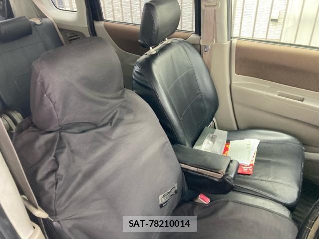 Nissan ROOX 2010-11 8831401-20