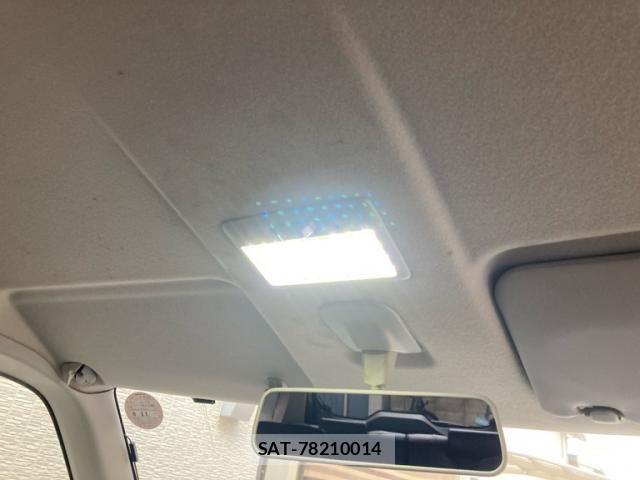Nissan ROOX 2010-11 8831401-22