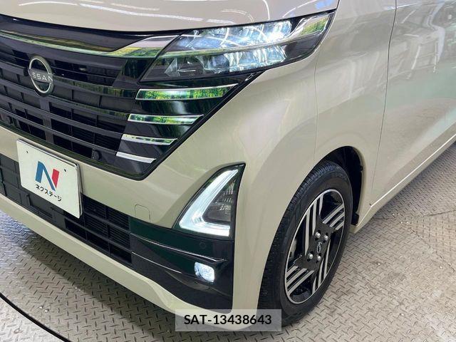 Nissan ROOX 2023-09 8831383-11