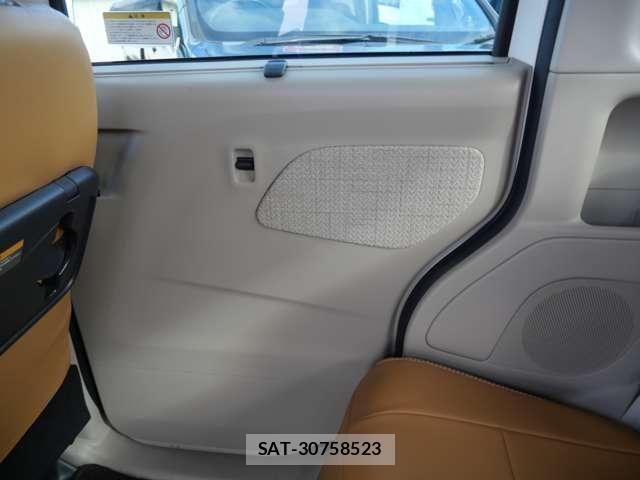 Nissan ROOX 2022-08 8831396-13