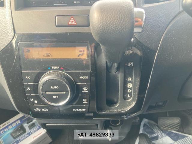 Nissan ROOX 2011-02 8850556-16
