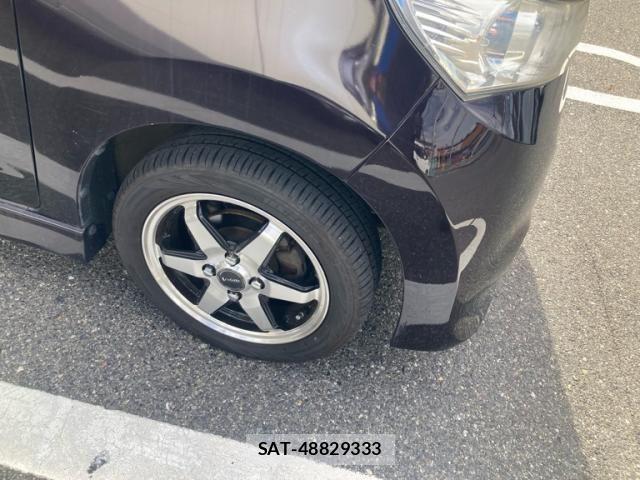 Nissan ROOX 2011-02 8850556-2