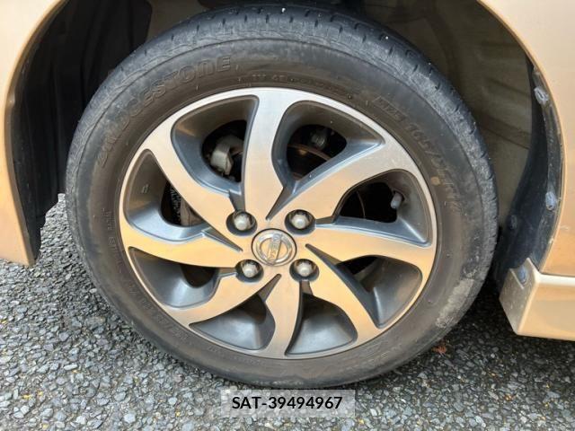 Nissan ROOX 2013-01 8849867-9