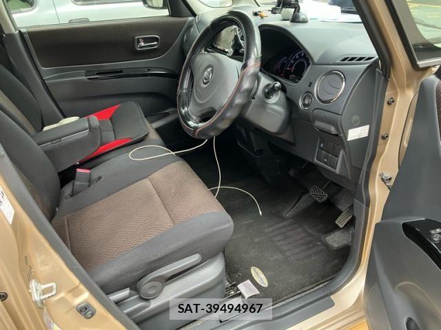 Nissan ROOX 2013-01 8849867-21