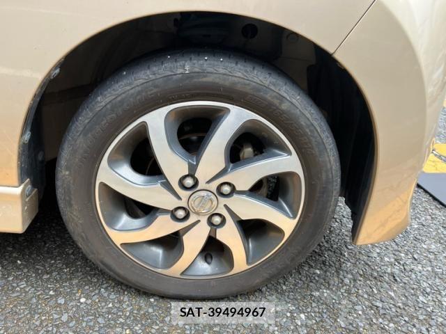 Nissan ROOX 2013-01 8849867-4