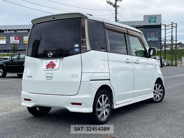 Nissan ROOX 2010-08 8849896-2