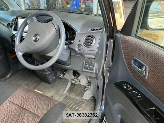 Nissan ROOX 2012-11 8850555-9