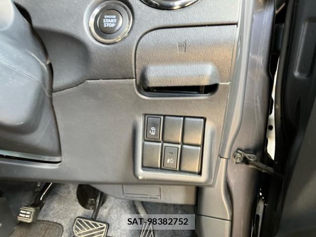 Nissan ROOX 2012-11 8850555-11