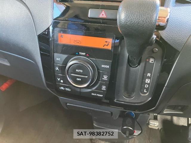 Nissan ROOX 2012-11 8850555-18